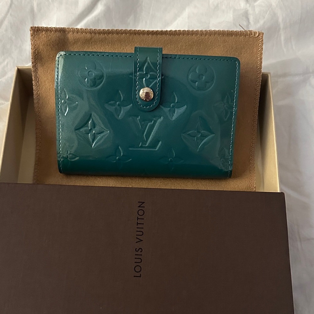 Louis Vuitton Vernis Leather French Wallet